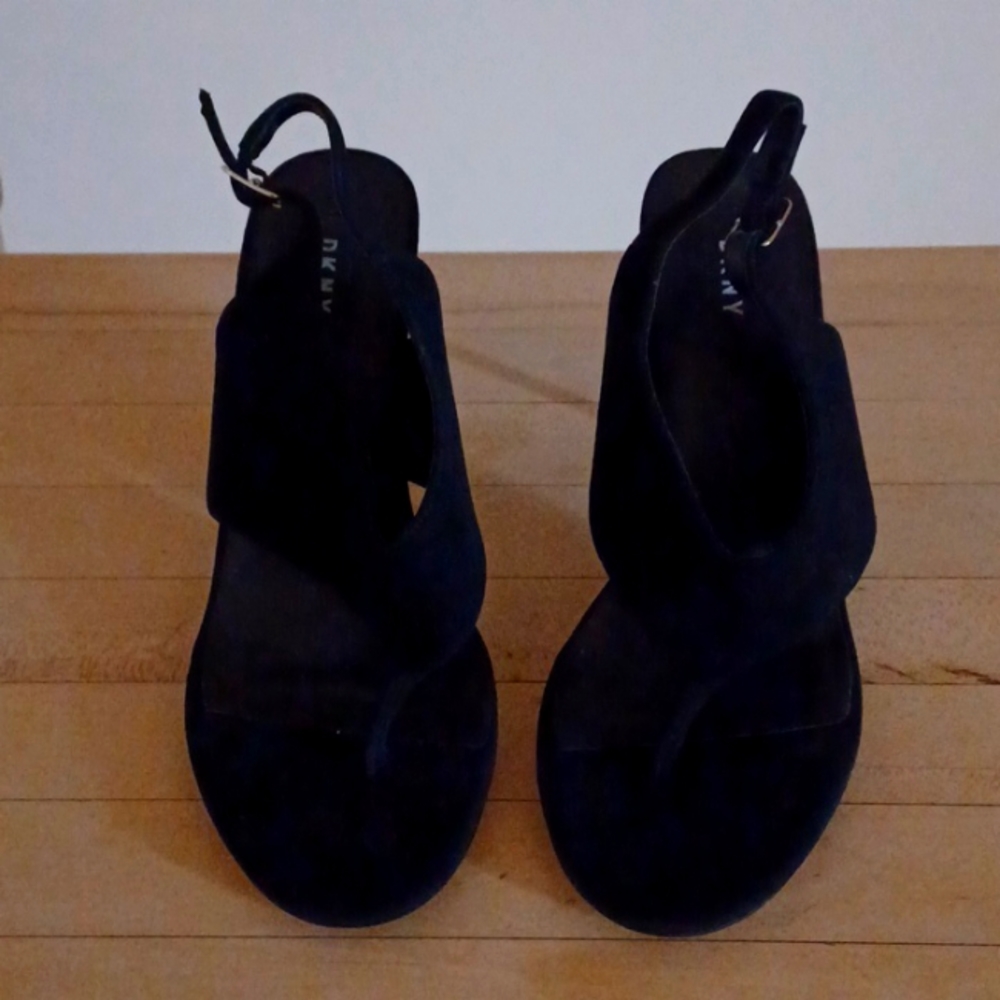 DKNY thong heels